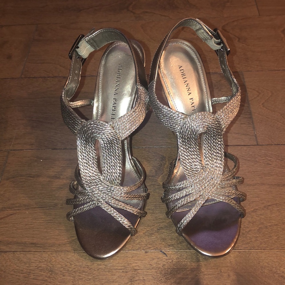 NWOT Adrianna Papell silver graphite color wedges